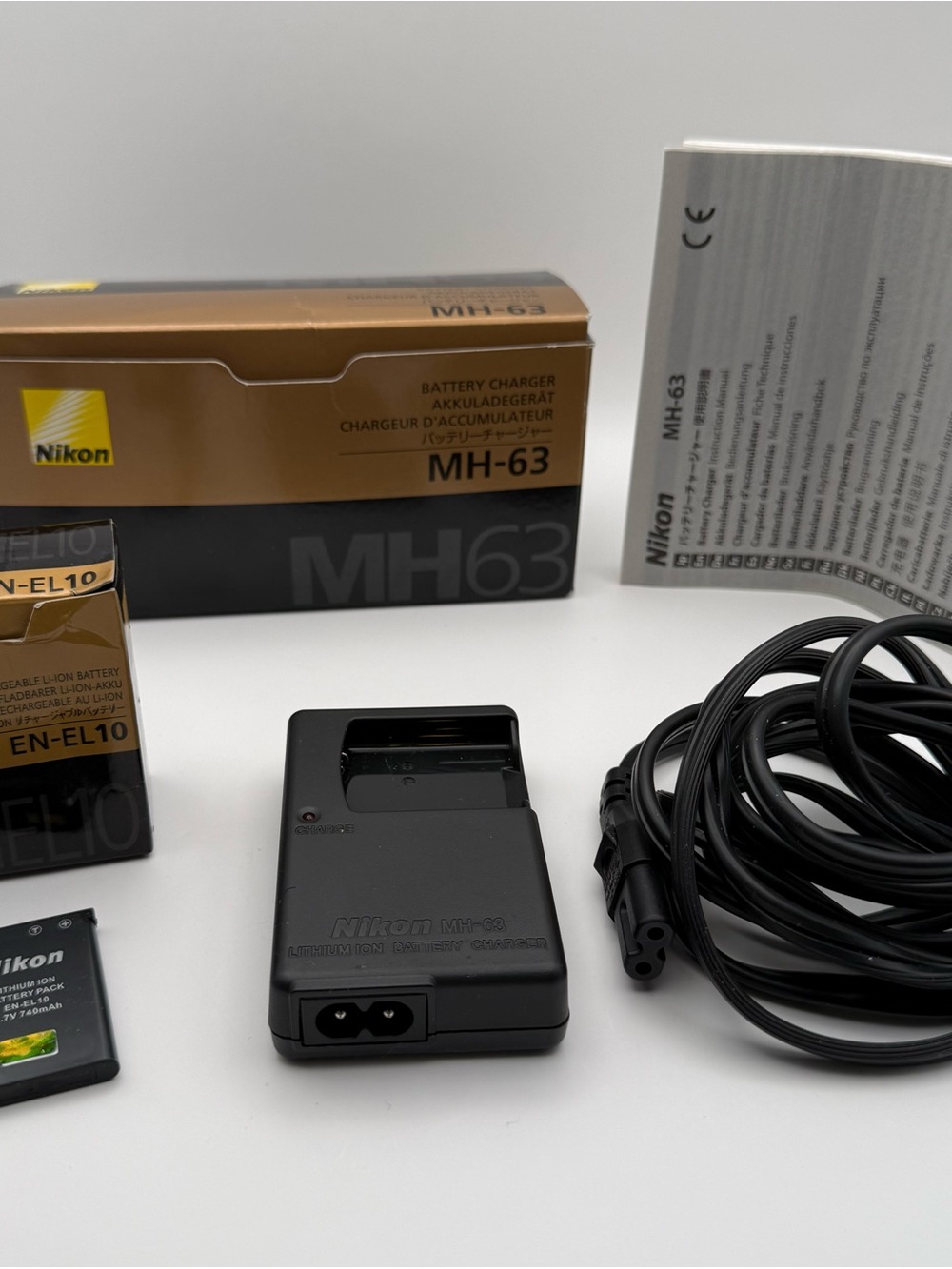 Nikon MH-63 Camera Charger and EN-EL10 Battery for Coolpix S200 S210 S239 S500